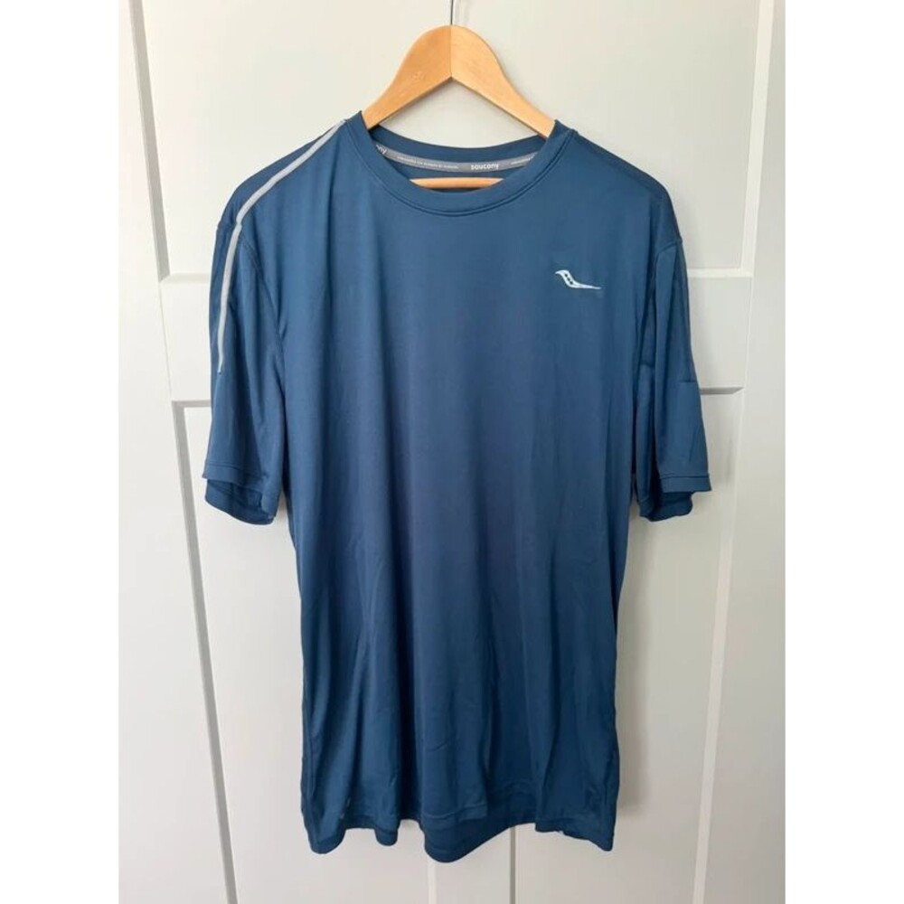 Men’s Saucony running top - XL